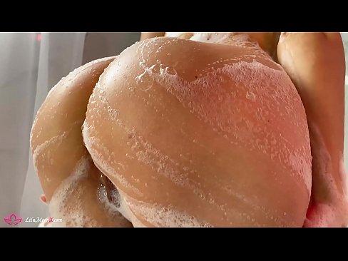 ❤️ Mae gwallt tywyll yn Mastyrbio Pussy gyda Dirgrynwr i Orgasm Dwys yn y Cawod ❤ Just porn wrthon ni ☑