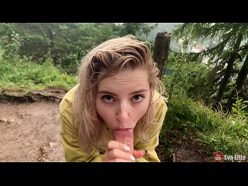 ❤️ Merch yn llyncu cum ar ôl blowjob cyhoeddus - Eva Elfi ❤ Just porn wrthon ni ☑