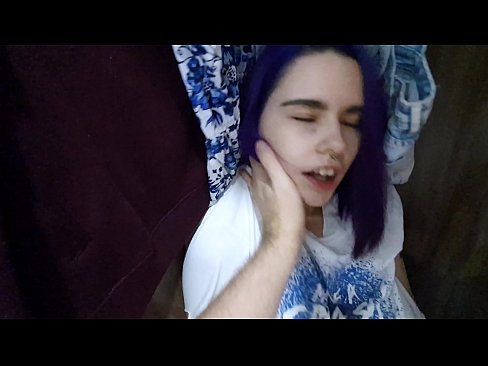 ❤️ Wedi dod o hyd i fy sis yn y closet a helpu ei cum ❤ Just porn wrthon ni ☑